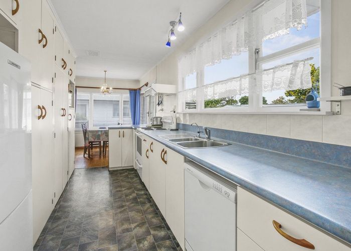  at 32 Budleigh Street, Frankleigh Park, New Plymouth