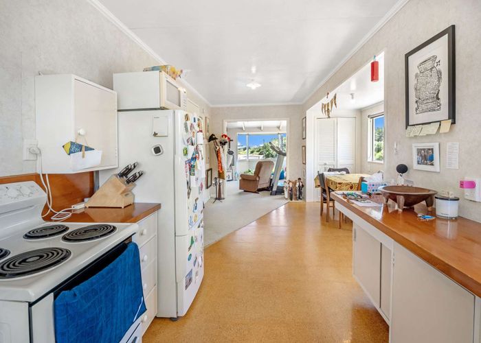  at 14 Manga-Pirau Street, Waikawa Beach, Horowhenua, Manawatu / Whanganui