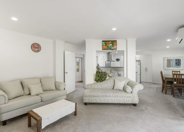  at 27 Soldiers Bay Place, Birkenhead, Auckland