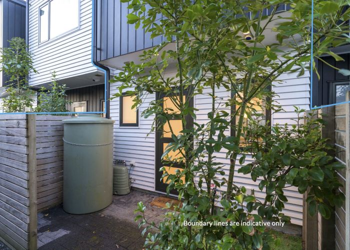  at 2/46 Te Kanawa Crescent, Henderson, Waitakere City, Auckland