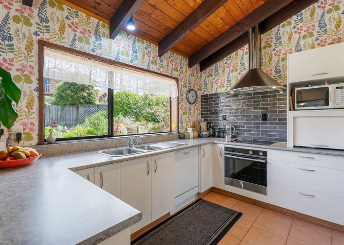  at 5 Marina View Drive, West Harbour, Waitakere City, Auckland