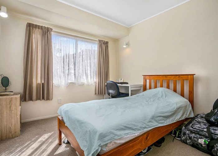  at 3/5 Chartwell Avenue, Glenfield, North Shore City, Auckland