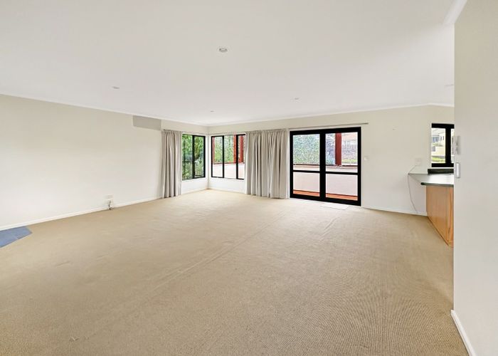  at 8 Ruapehu Drive, Fitzherbert, Palmerston North, Manawatu / Whanganui