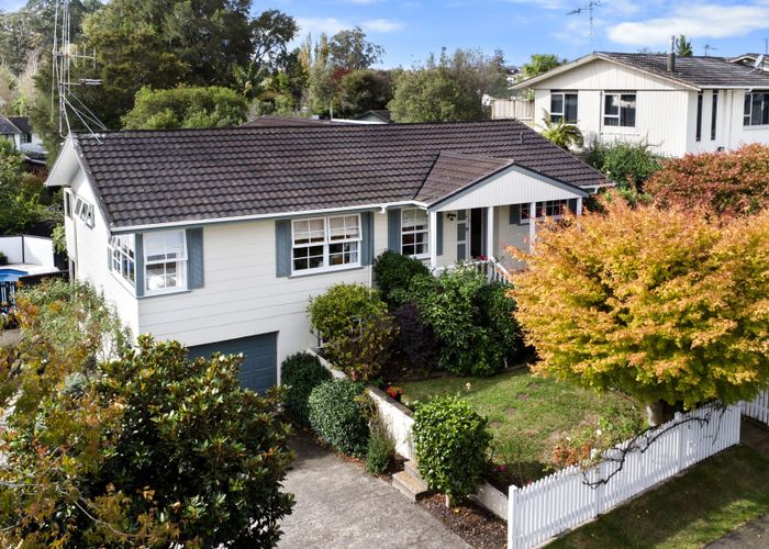  at 4 Sunnyhills Avenue, Glenview, Hamilton, Waikato