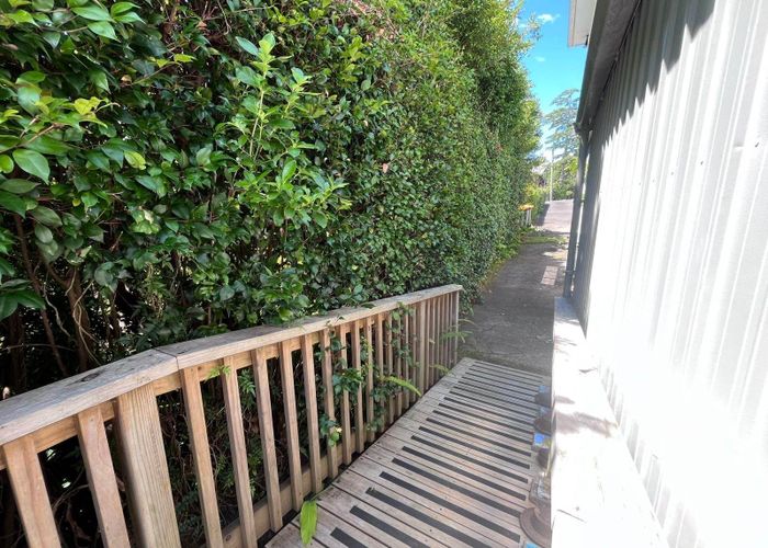  at 3A Earl Road, Titirangi, Waitakere City, Auckland