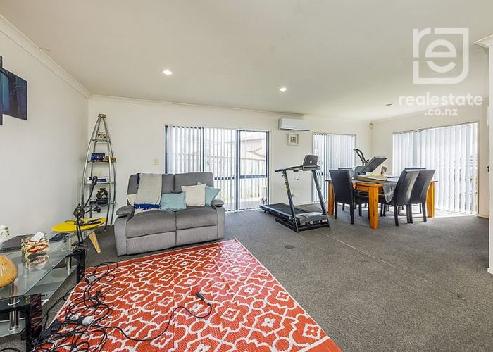  at 61 De Havilland Drive, Goodwood Heights, Manukau City, Auckland