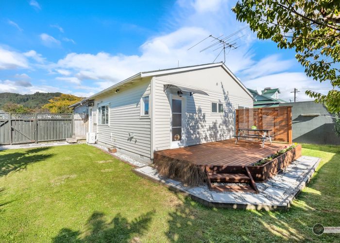  at 2/2 Bentinck Street, Wallaceville, Upper Hutt