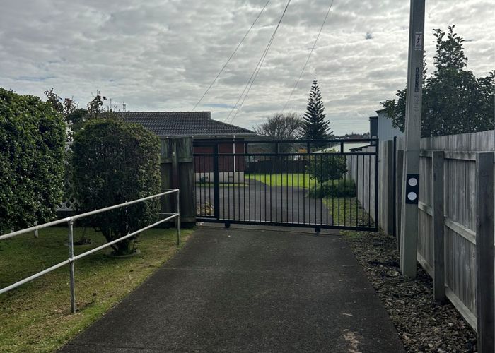  at 8 Cleland Crescent, Blockhouse Bay, Auckland City, Auckland