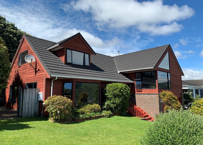  at 99 Woodman Drive, Tawa, Wellington