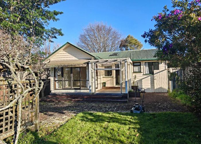  at 27 Fernleigh Avenue, Royal Oak, Auckland City, Auckland