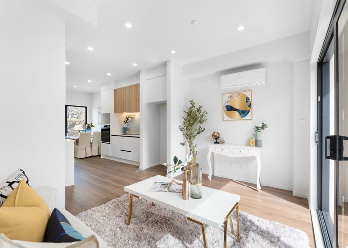  at 16 St Catherine Crescent, West Harbour, Waitakere City, Auckland