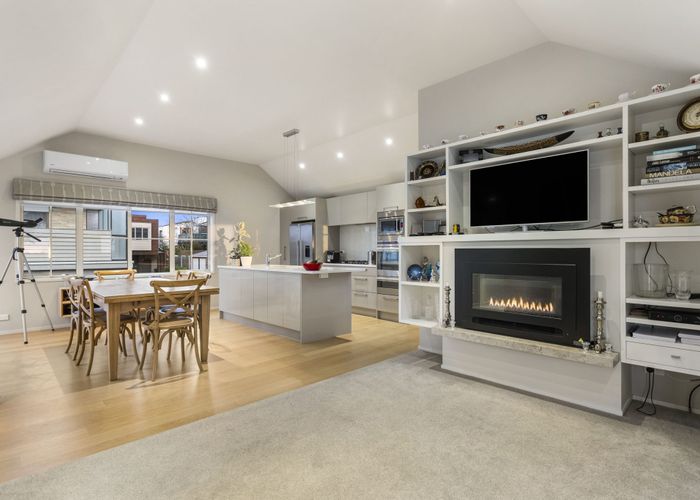  at 2/33 Ronaki Road, Mission Bay, Auckland City, Auckland