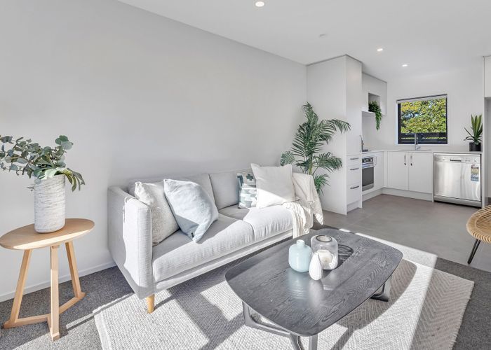  at 7 /60 Kemp Road, Massey, Waitakere City, Auckland
