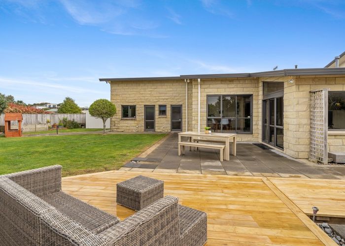  at 11 Te Ropata Place, Waikanae Beach, Waikanae