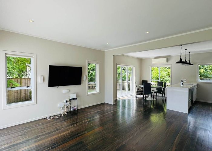  at 32 Isobel Road, Greenhithe, Auckland