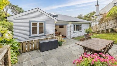  at 27 Crofton Road, Ngaio, Wellington