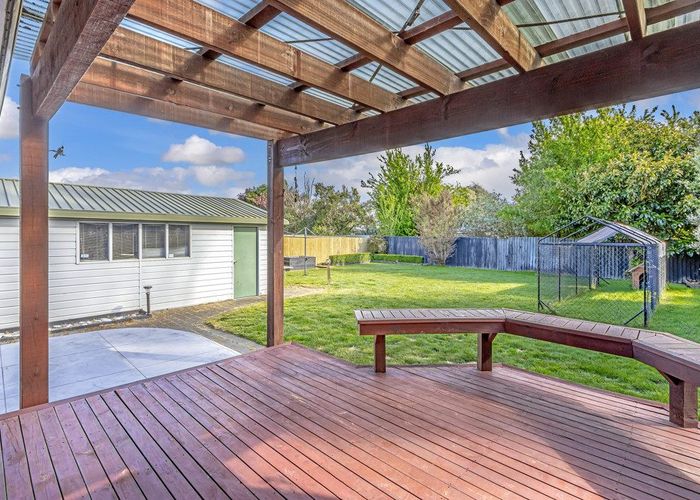  at 27 Momorangi Crescent, Redwood, Christchurch City, Canterbury