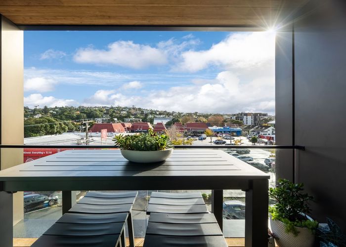  at 202/32 Anzac Road, Browns Bay, North Shore City, Auckland