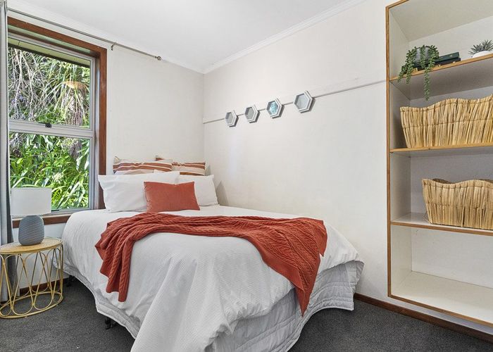  at 15 Beeche Place, Birkdale, Auckland