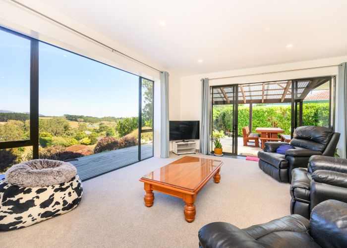  at 70 Pacific Drive, Fitzherbert, Palmerston North