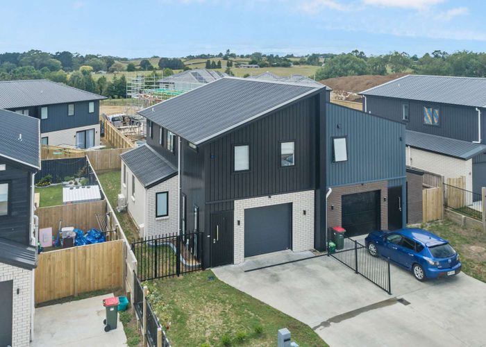  at 2/64 Cabourne Drive, Glenview, Hamilton