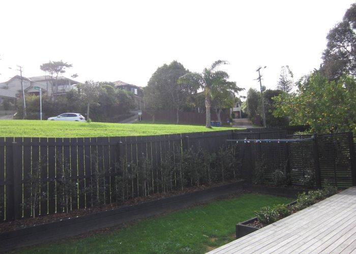  at 4/420 Beach Road, Mairangi Bay, Auckland