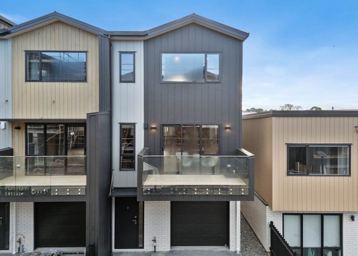  at 9 Irwin Lane, Windsor Park, North Shore City, Auckland