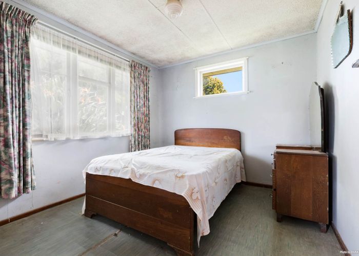  at 16 Botany Road, Howick, Auckland