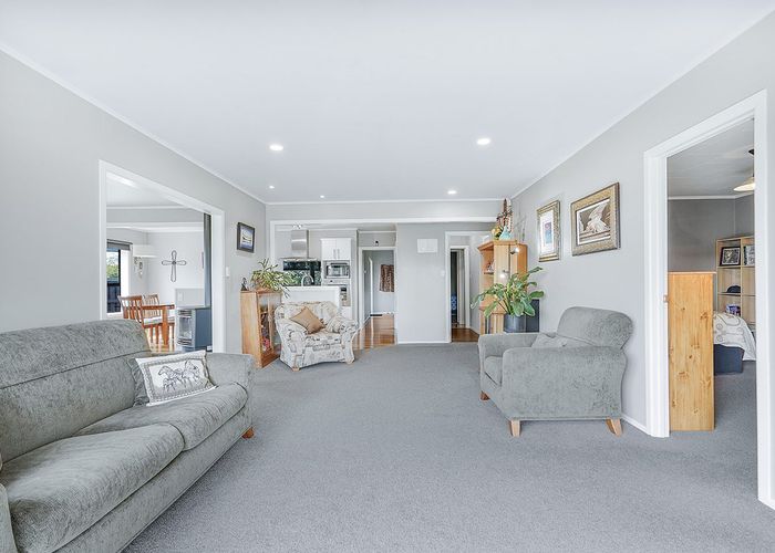  at 88 Houchens Road, Glenview, Hamilton