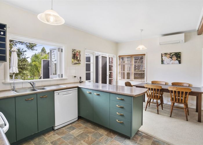  at 35 Herd Road, Hillsborough, Auckland