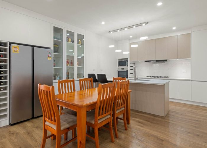  at 98 Thomas Road, Flat Bush, Manukau City, Auckland