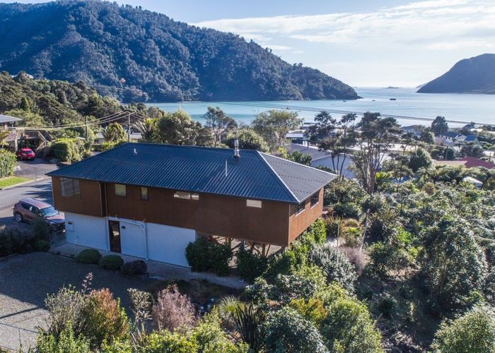  at 1 Field Terrace, Ōkiwi Bay