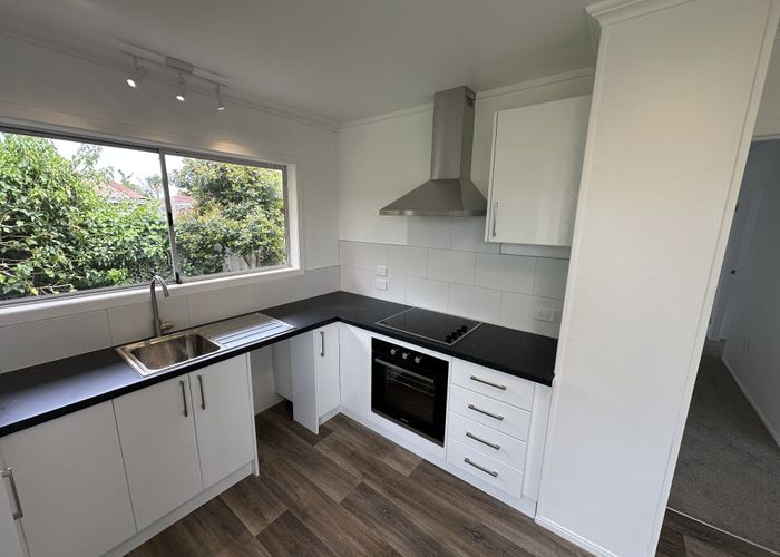  at 2/11 Dowling Place, Pakuranga, Auckland