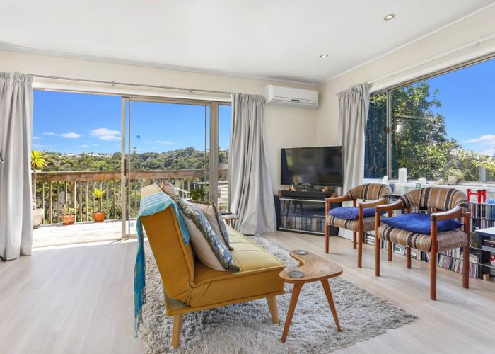  at 2/60 Maritime Terrace, Birkenhead, Auckland