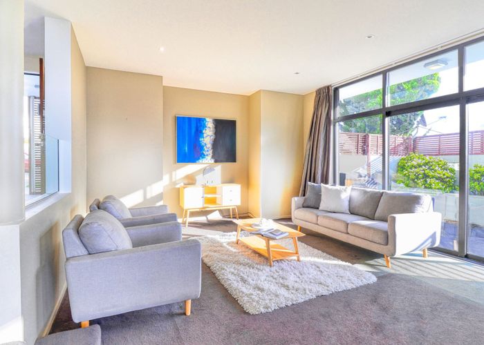  at 20 Countess Close, Maupuia, Wellington
