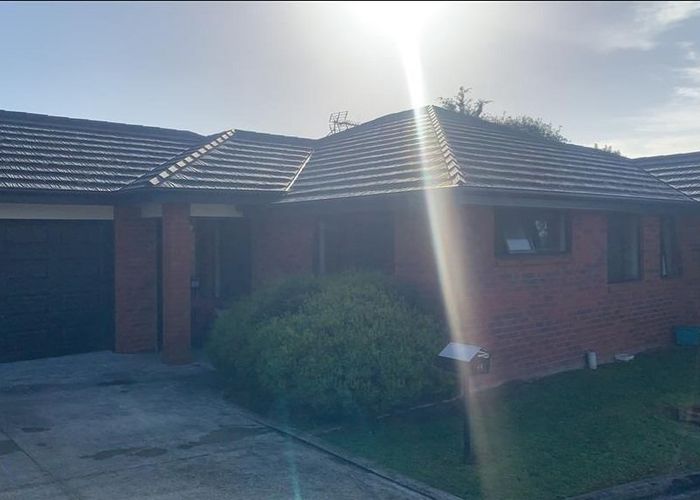  at 16 Highgrove Drive, Grandview Heights, Hamilton