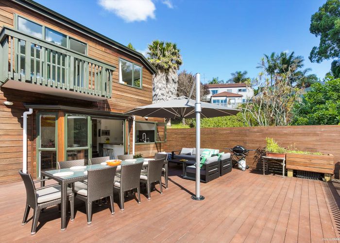  at 2/67 Raleigh Road, Northcote, Auckland