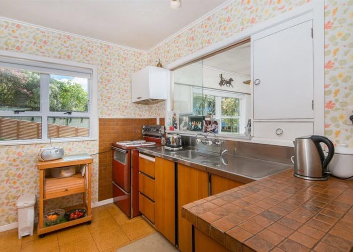  at 21 Montana Avenue, Murrays Bay, North Shore City, Auckland