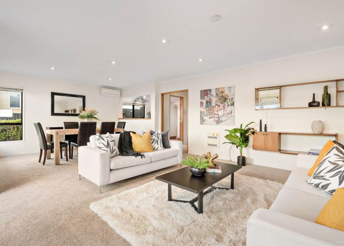  at 1/247 East Coast Road, Mairangi Bay, Auckland