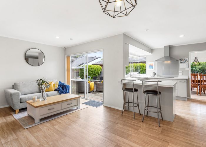  at 17 Evanda Crescent, Conifer Grove, Takanini
