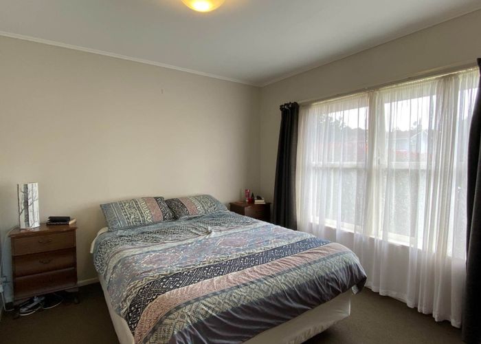  at 2/2 Northwick Place, Hillcrest, Auckland