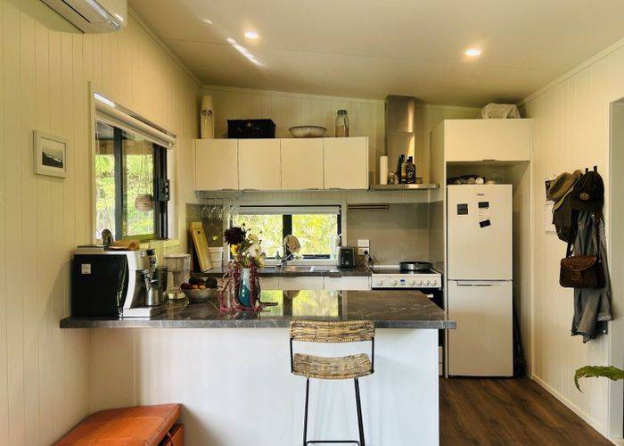  at 122 Carter Road, Oratia, Waitakere City, Auckland