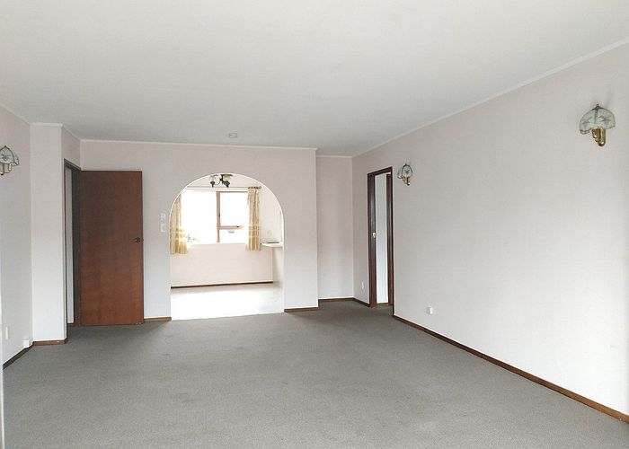  at 2/8 Aberfeldy Ave, Highland Park, Manukau City, Auckland