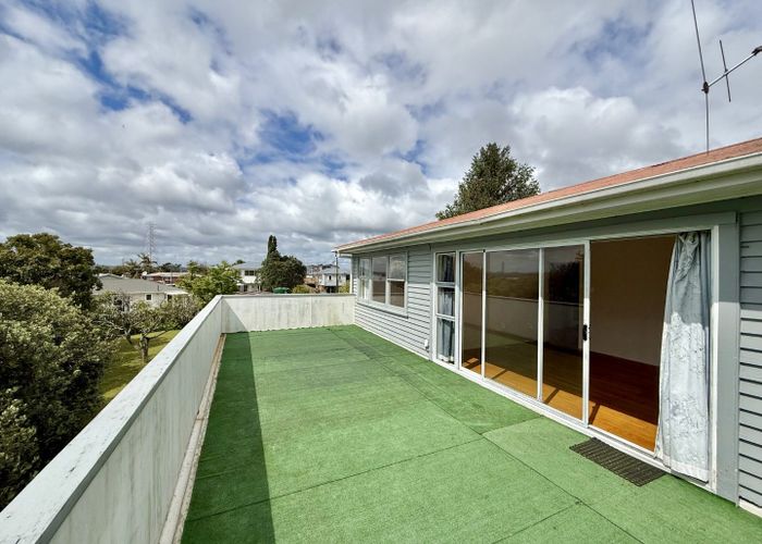  at 26 Tiroroa Avenue, Te Atatu South, Waitakere City, Auckland