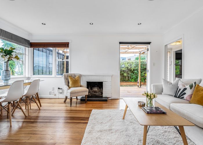  at 1/662 East Coast Road, Pinehill, Auckland