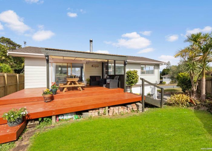  at 6 Waari Avenue, Sunnyvale, Waitakere City, Auckland