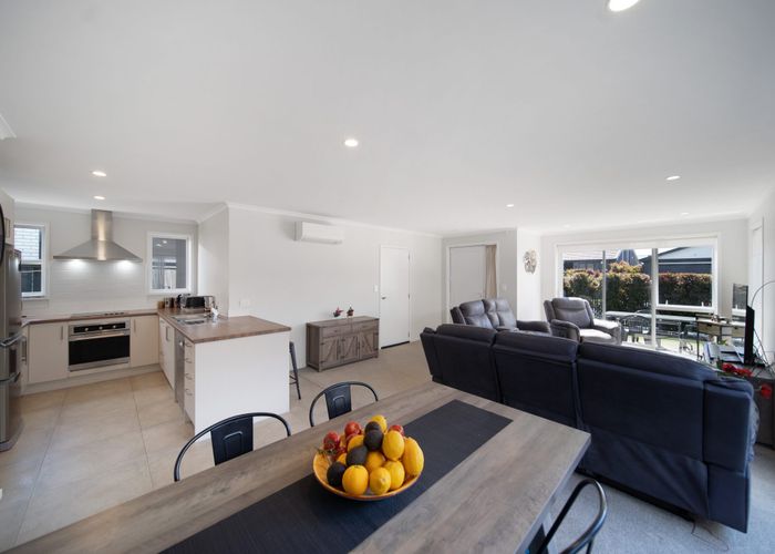  at 8 Roslyn Farm Street, Ramarama, Drury