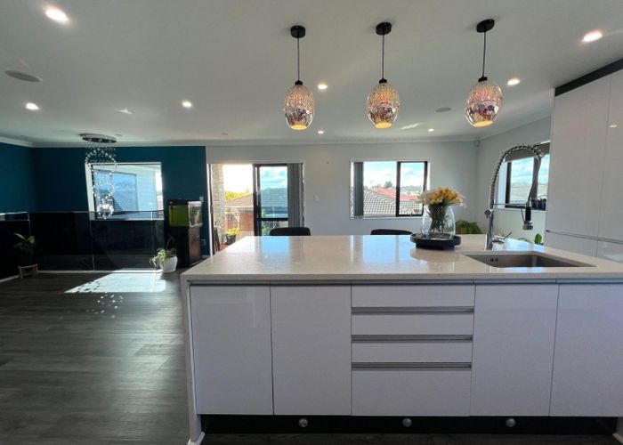  at 15 Carn Place, Weymouth, Manukau City, Auckland