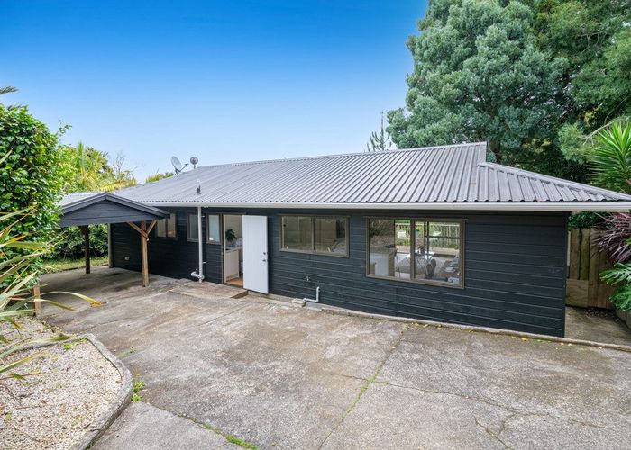  at 2/15 Pemberton Avenue, Bayview, North Shore City, Auckland