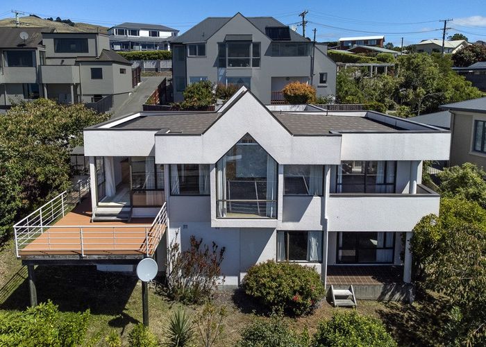  at 2/17 Belleview Terrace, Mount Pleasant, Christchurch